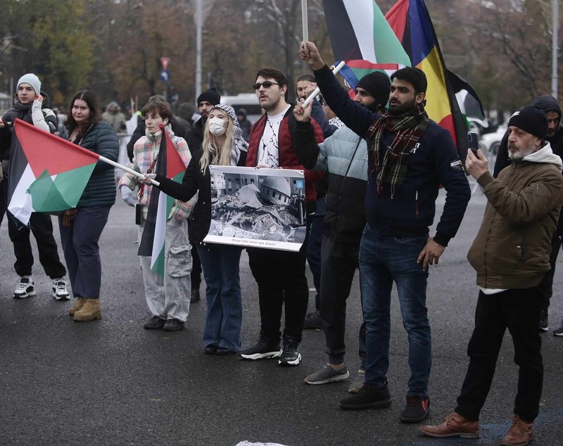 Un nou marș pentru susținerea Palestinei, în București. Organizatorii cer „oprirea genocidului" și salvarea copiilor din Fâșia Gaza | FOTO