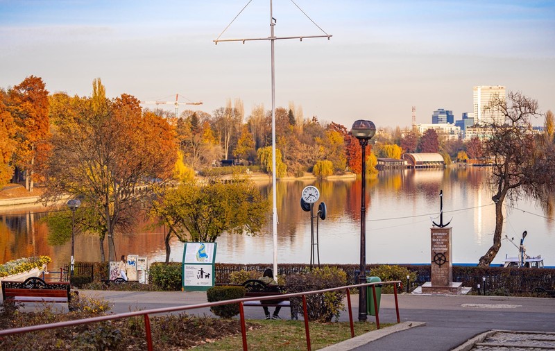 Primăria București refuză să desființeze 95% din construcțiile ilegale din Parcul Herăstrău