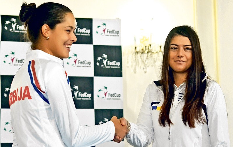 Sorana Cîrstea a bătut-o pe Ana Ivanovici, dar i-a dus pască la hotel ca s-o consoleze!