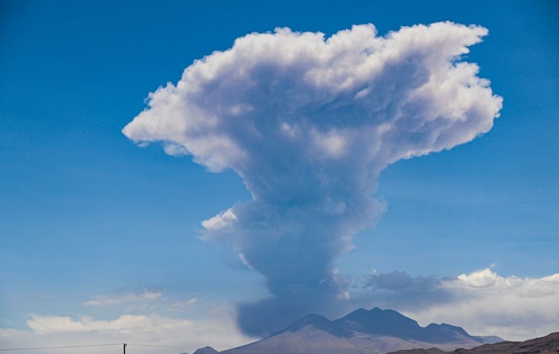 Vulcanul Lascar din Chile și-a intensificat activitatea. Autoritățile au crescut nivelul de alertă. VIDEO