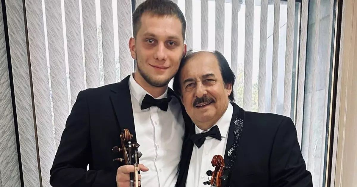 Nicolae Botgros (dreapta) și Cristian, nepotul lui