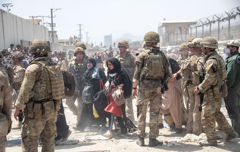 Risc "iminent" de atac terorist pe aeroportul din Kabul în următoarele ore, avertizează un oficial britanic