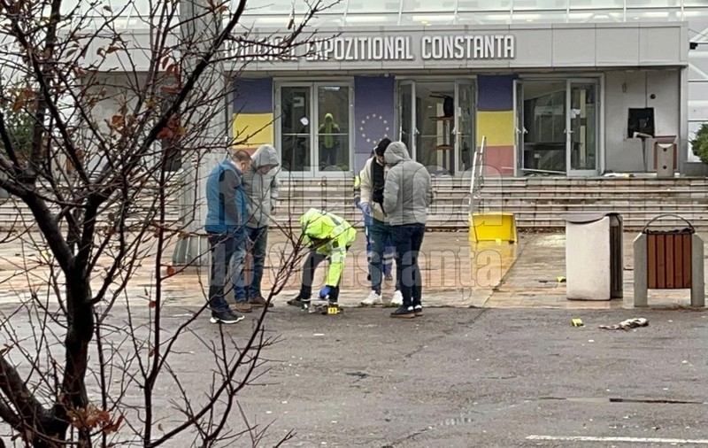 Bancomat aruncat în aer în Constanța. Doi suspecți, prinși de polițiști, bănuiți că au dat o lovitură similară acum 10 zile