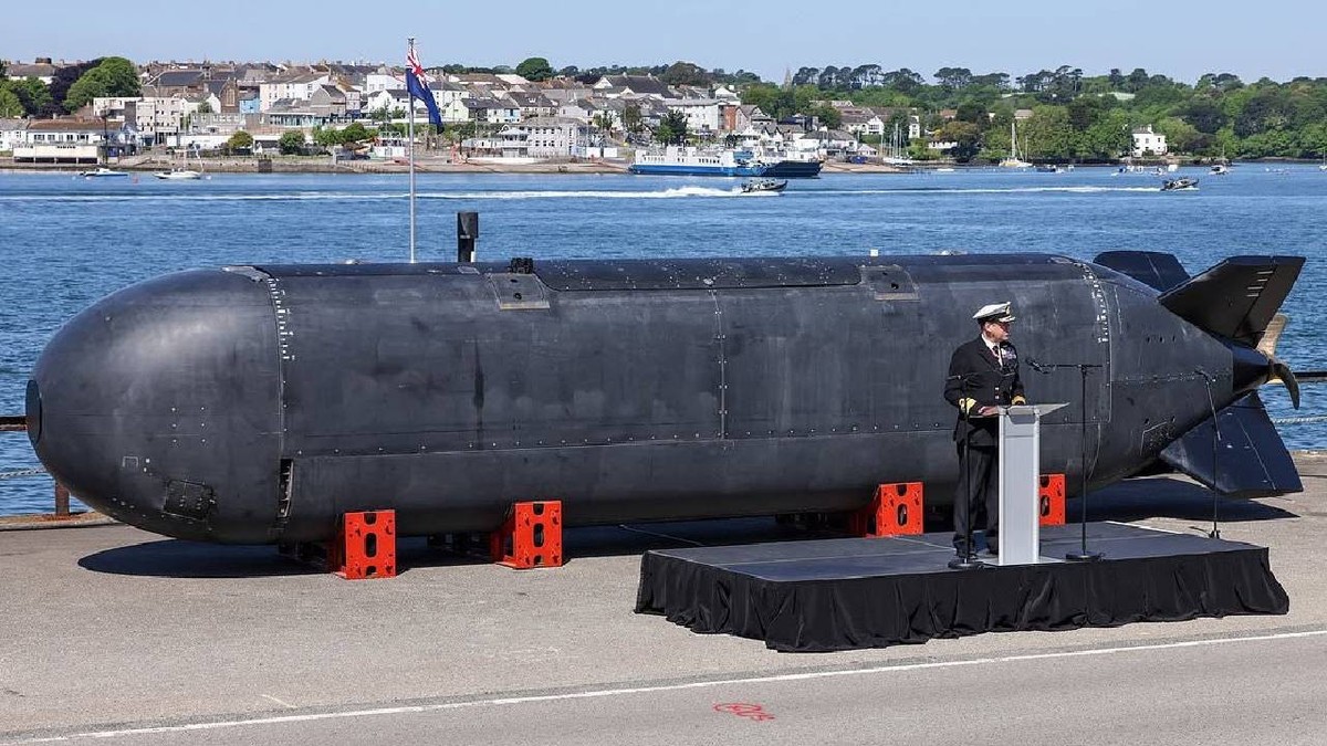 rachetă submarin excalibru