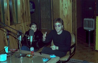 Ultima fotografie cu John Lennon și Yoko Ono, făcută cu două zile înainte de moartea lui Lennon. Foto: Hepta