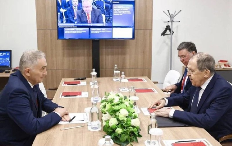 Ministerul Afacerilor Externe se distanțează de întâlnirea lui Comănescu cu Lavrov. „În cazul în care ar fi fost consultat, MAE nu ar fi încurajat perfectarea întrevederii cu ministrul de externe Lavrov”