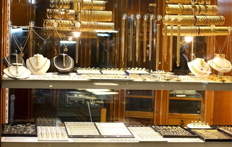 Au furat bijuterii de 300.000 de euro cu ajutorul unei frânghii cu noduri