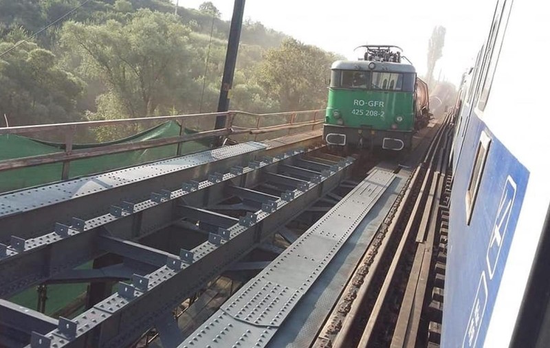 Trenurile între Craiova și Caracal circulă deviat, după deraierea unui tren de marfă. Ce întârzieri înregistrează
