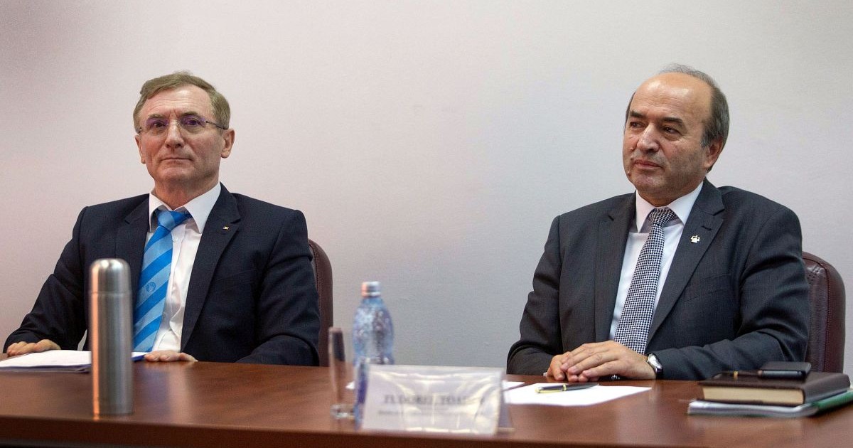Schimb dur de replici între Augustin Lazăr și Tudorel Toader