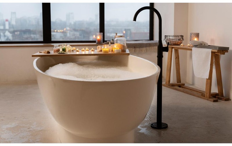 Cadă baie freestanding – ghid complet pentru alegerea unei cazi freestanding moderne