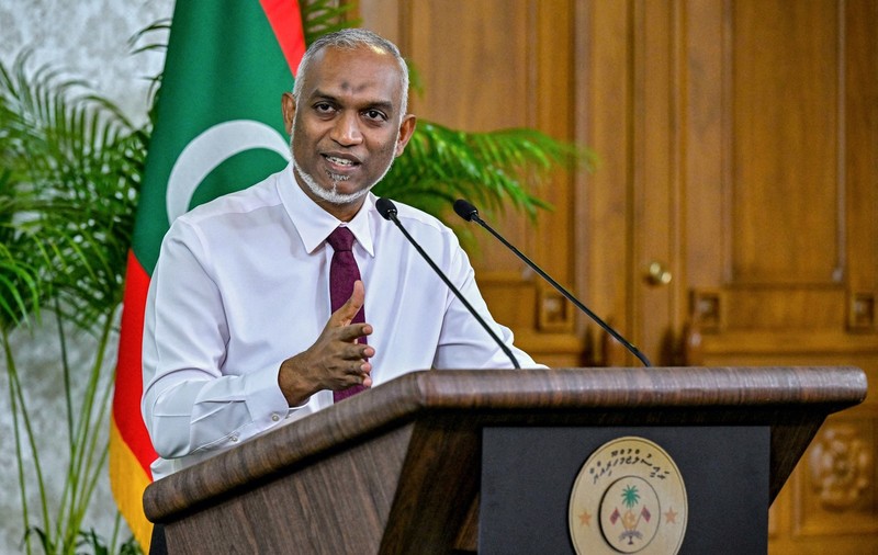 Un nou record mondial. Preşedintele din Maldive a ţinut o conferinţă de presă de aproape 15 ore, depăşindu-l pe Volodimir Zelenski