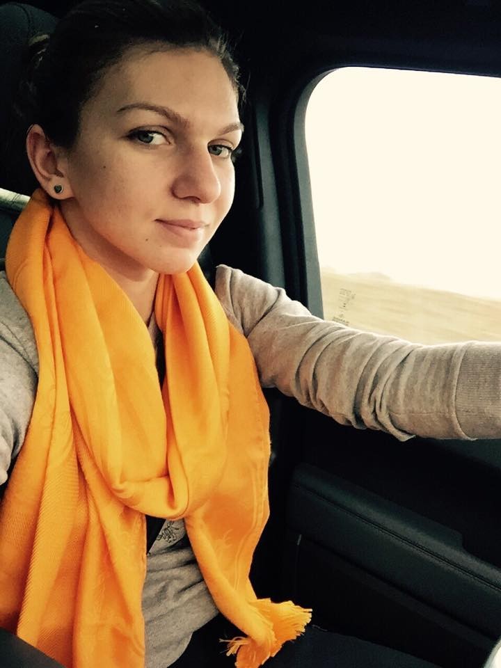 Simona Halep, selfie la volan FOTO: Facebook.com