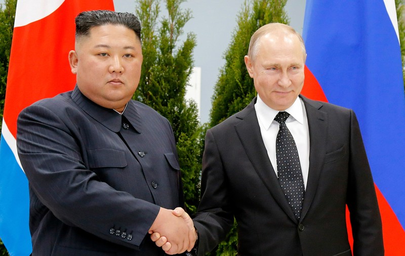 Vladimir Putin și Kim Jong Un plănuiesc să se întâlnească în Rusia pentru a negocia livrări de armament