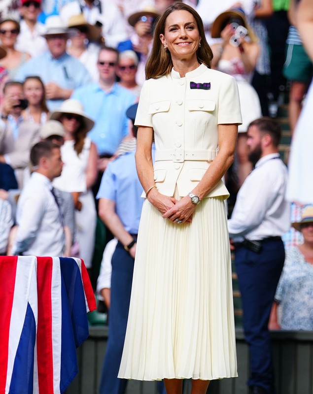 Kate Middleton a consolat-o pe americanca Amanda Anisimova după ce a fost învinsă cu 6-0, 6-0. Swiatek este prima poloneză care a câștigat Wimbledon