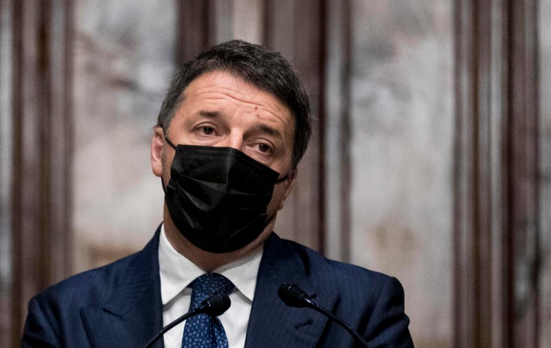 Matteo Renzi, fostul premier din Italia, a primit un plic anonim cu două gloanțe. „Mergem înainte cu curaj”
