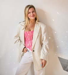 Astrid Johanna Zwölfer, Tânăra care a transformat experiența unui accident grav într-o afacere