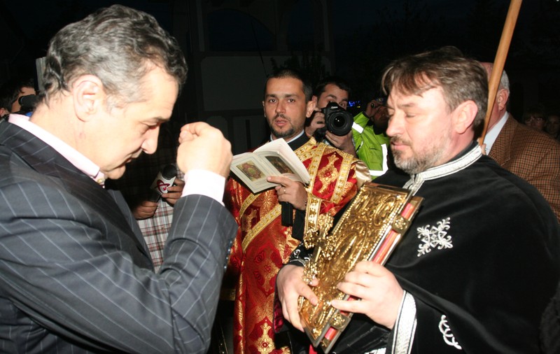 Divinitatea, ultima speranţă în Ghencea! ”Sper să-i lumineze Dumnezeu mintea domnului Becali”, Costel Gâlcă - antrenor Steaua