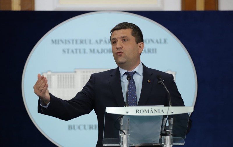 18 angajați MApN, reclamați la DNA de ministrul Radu Miruță: „Sunt inclusiv oameni cu grad de general de brigadă”. Cazul blocurilor ridicate lângă un depozit de muniție