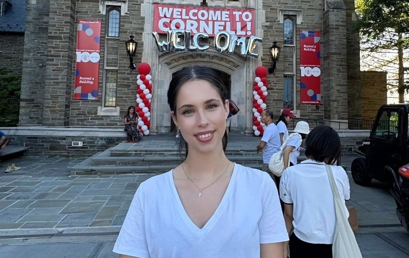 Violeta Bănică s-a întors în România pentru câteva zile. Cum se descurcă în America și cât de mândră e Andreea Marin: „Luni de zile de dor”