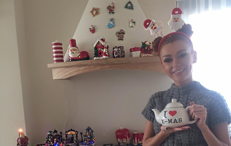 Denisa de la Bambi și-a împodobit bradul de Crăciun. Cum arată și ce obsesie are artista