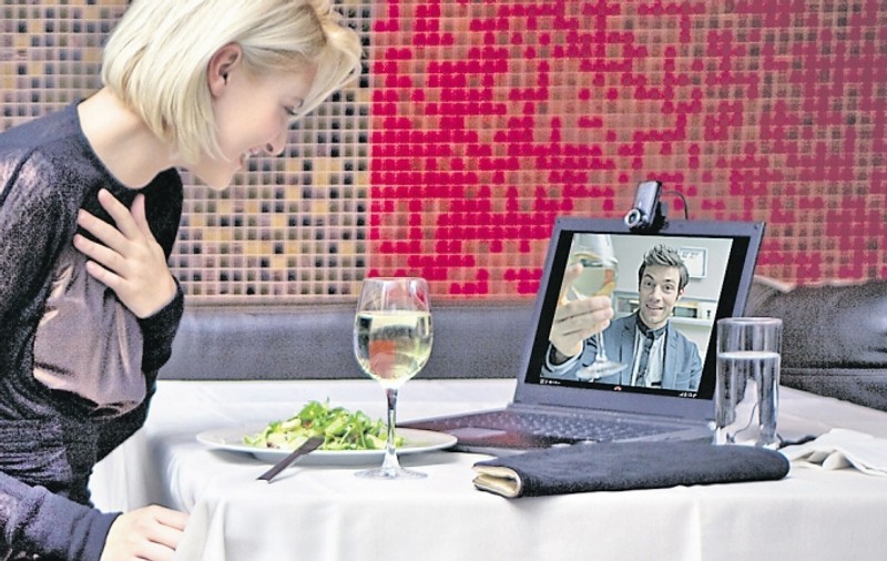 Cinează în doi, online
