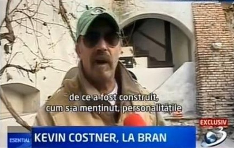 Video | Kevin Costner, ca simplu turist la Castelul Bran