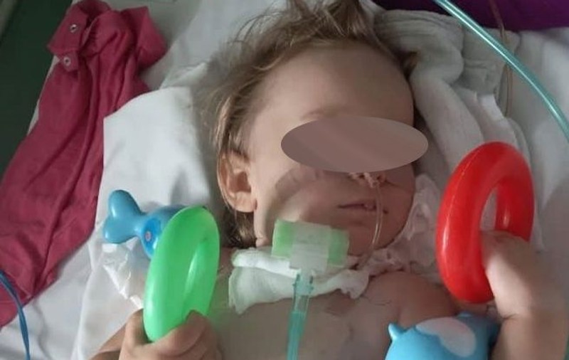 Fetița jandarmeriței ucise pe trecerea de pietoni la Suceava are nevoie de ajutor. Larisa este încă în comă