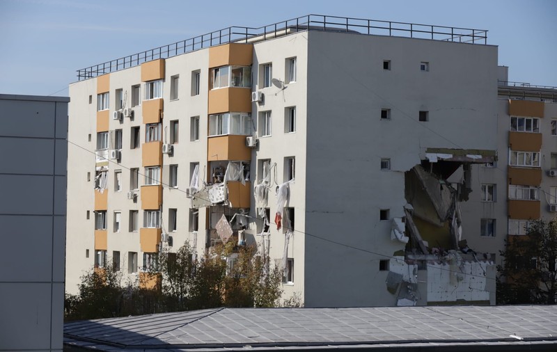 Filmul complet al exploziei care a omorât trei oameni și a rănit alți 20 într-un bloc din București