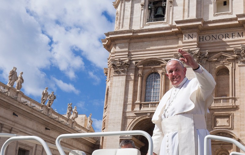 Când va avea loc înmormântarea Papei Francisc și unde va putea fi văzută