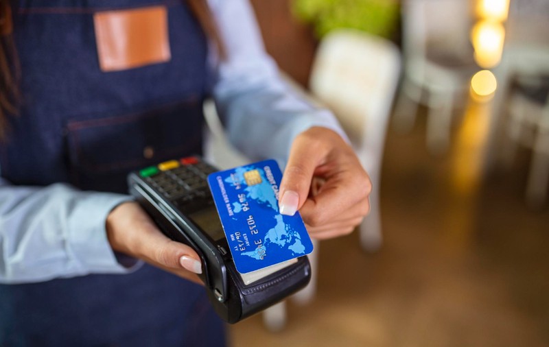 Casa de marcat din buzunar: cum transformi telefonul într-un POS complet de salon