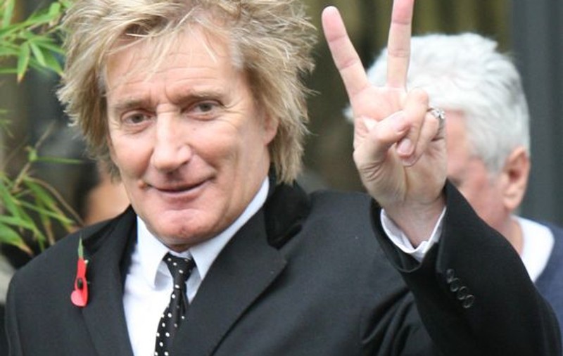 Rod Stewart împlineşte astăzi 65 de ani