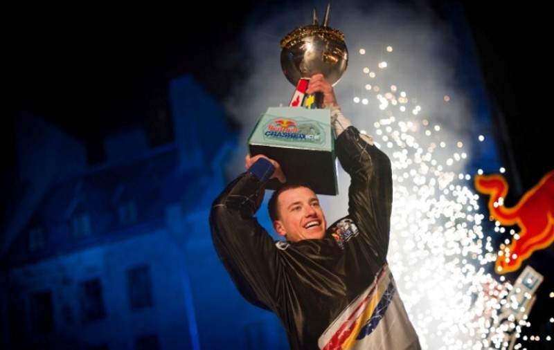 Un pompier canadian e campion mondial la coborâre pe gheaţă