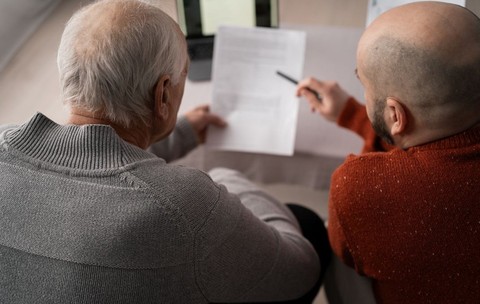 Cine poate afla câți bani are o persoană decedată în bancă - Sursă foto: Shutterstock