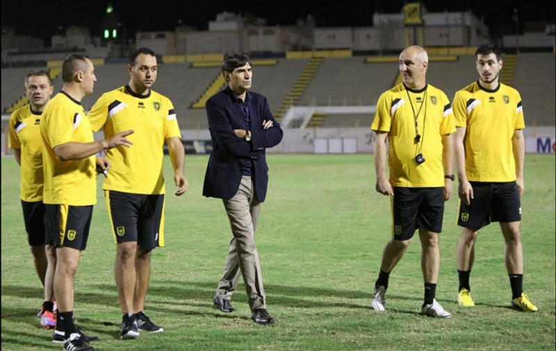 FOTO&VIDEO / Piţurcă i-a luat tare pe arabi de la primul antrenament