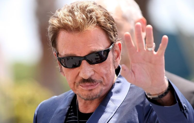 Apropiaţii lui Johnny Hallyday acuză de neglijenţă un medic parizian