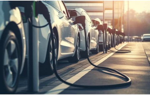 Cum arată, de fapt, vânzările de mașini electrice. China accelerează, iar SUA încetinește producția 