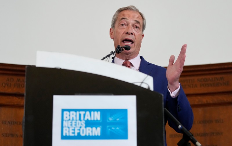 Politicienii britanici, după ce Nigel Farage a spus că Occidentul a provocat războiul din Ucraina: „Joacă în favoarea lui Putin”