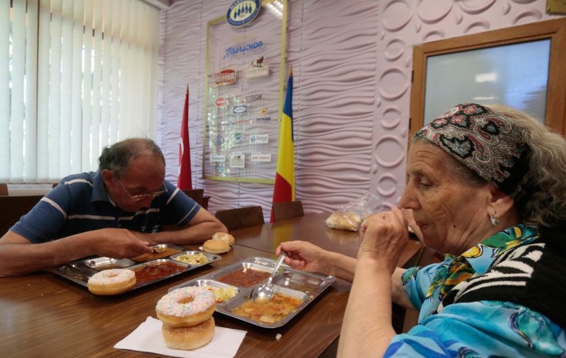 Jumătate de milion de români trăieşte dintr-o sută de euro lunar