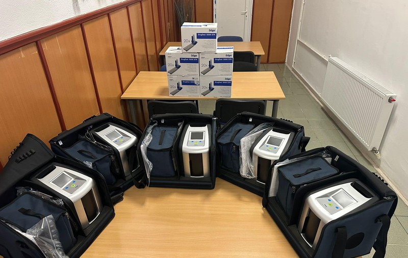 Polițiștii din București primesc 100 de aparate de testare antidrog, de ultimă generație, în valoare de 2.000.000 de lei