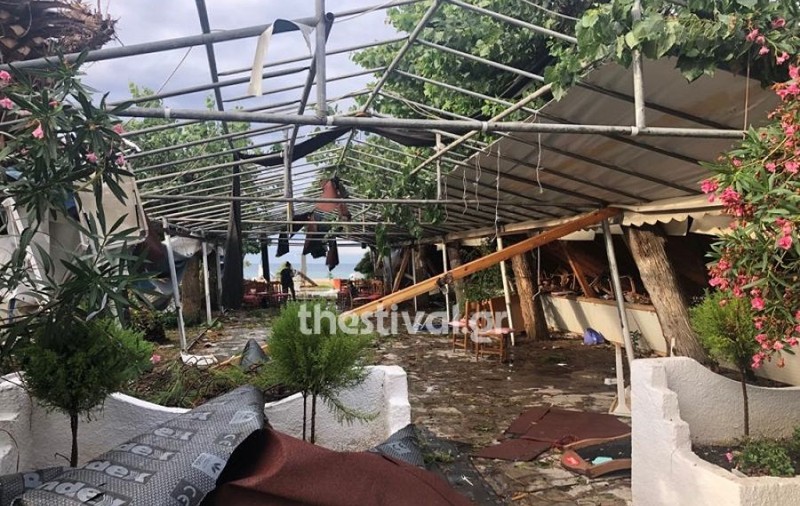 Bilanțul furtunii devastatoare din Grecia. 7 morți, printre care doi români, și aproape 100 de răniți. Stare de urgență în nordul Greciei!