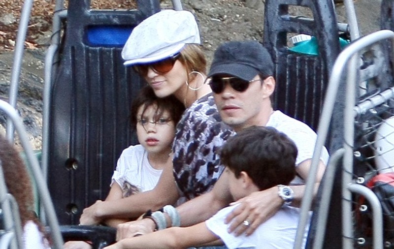 Foto&Video | Ce familie frumoasă formau Jennifer Lopez, Marc Anthony şi cei doi copii ai lor!