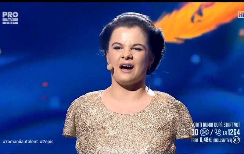 Lorelai Moșneguțu, fata fără mâini care cântă la pian, în finala Românii au talent. Juraților aproape că le-au dat lacrimile | FOTO