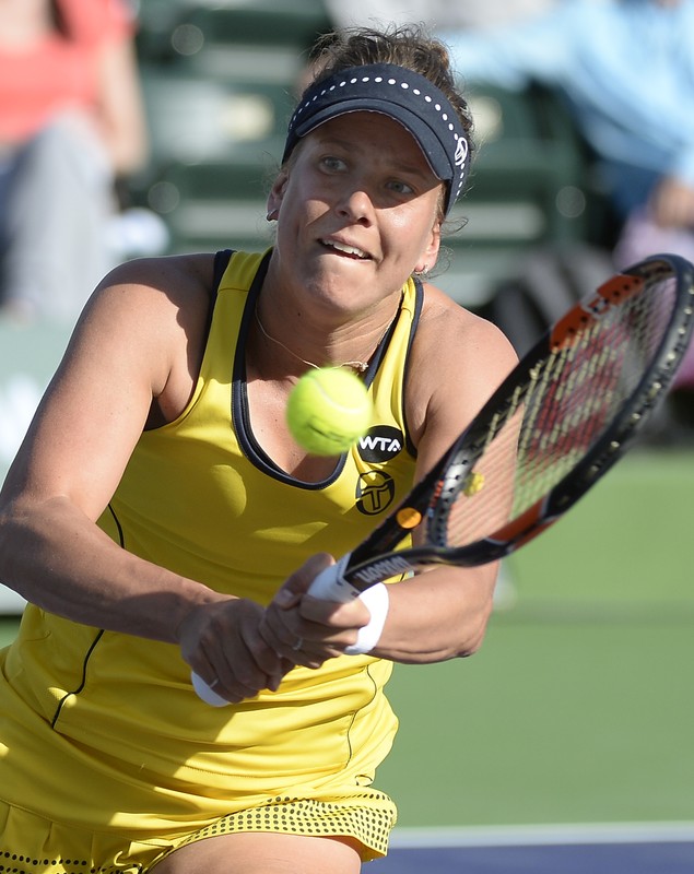 Indian Wells, ”optimi”: Simona Halep a trecut de Barbora Strycova prin abandonul adversarei. În ”sferturi”, cu ”bestia” Serena! / GALERIE FOTO & VIDEO