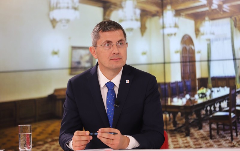 Dan Barna cere demisia Gabrielei Firea. ”Aceste dezvăluiri sunt un adevărat București Gate”