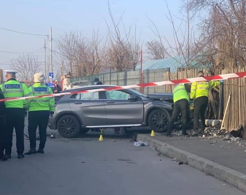 Șoferița cu Mercedes care a omorât o fetiță și o tânără pe trotuar, bătută cu lopata de martori, în București, imediat după accident