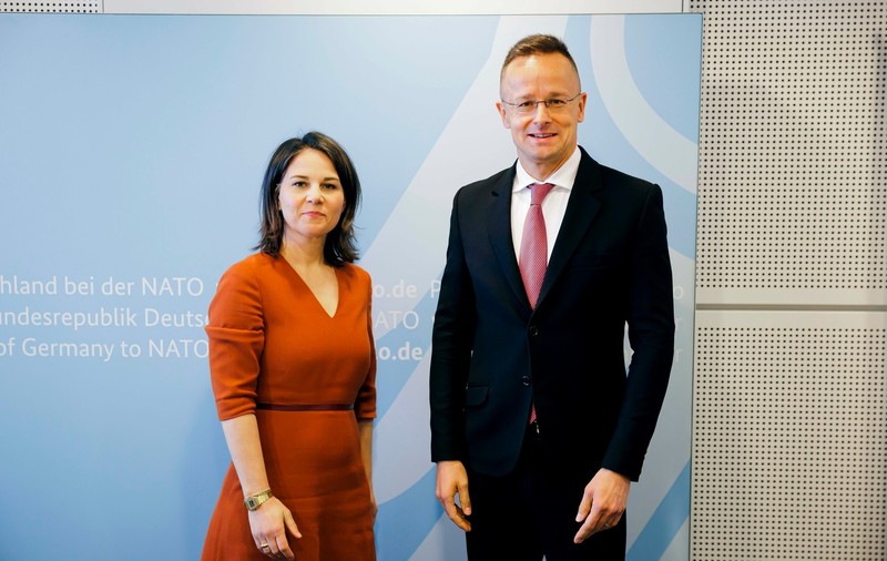Politico: Ministrul german de externe s-a certat cu omologul său ungar din cauza băncii OTP, acuzată că sponsorizează războiul lui Putin