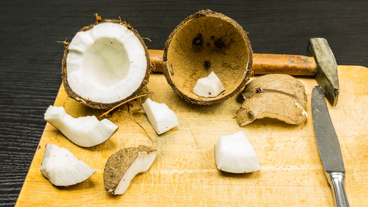 cum desfaci nuca de cocos