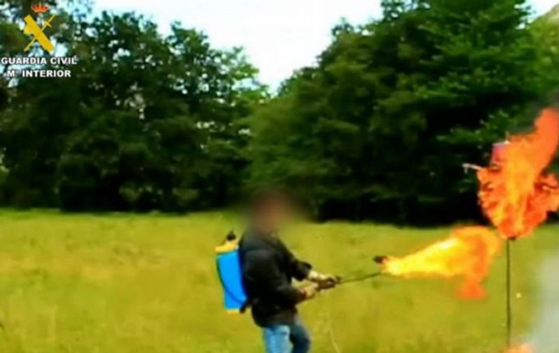 Un YouTuber spaniol care își învăța abonații cum să facă explozibili a fost arestat: „60 de clipuri, peste 106 milioane de vizualizări” | VIDEO