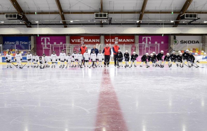 Patinoarul Țiriac-Telekom Arena organizează o nouă selecție de patinaj pentru echipele de juniori la hochei susținute de Simona Halep, Allianz-Țiriac și Skoda