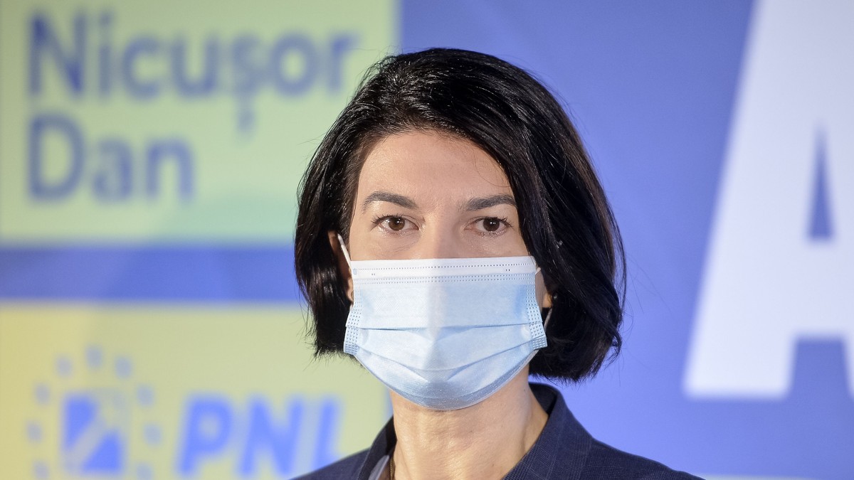 Violeta Alexandru: ”Pensiile trebuie să crească cât să acopere rata inflaţiei”